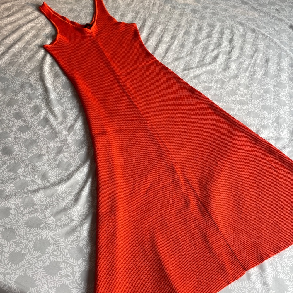 DÈLUC Ribbed Knit Sleeveless Midi Dress - Size M - Vibrant Orange